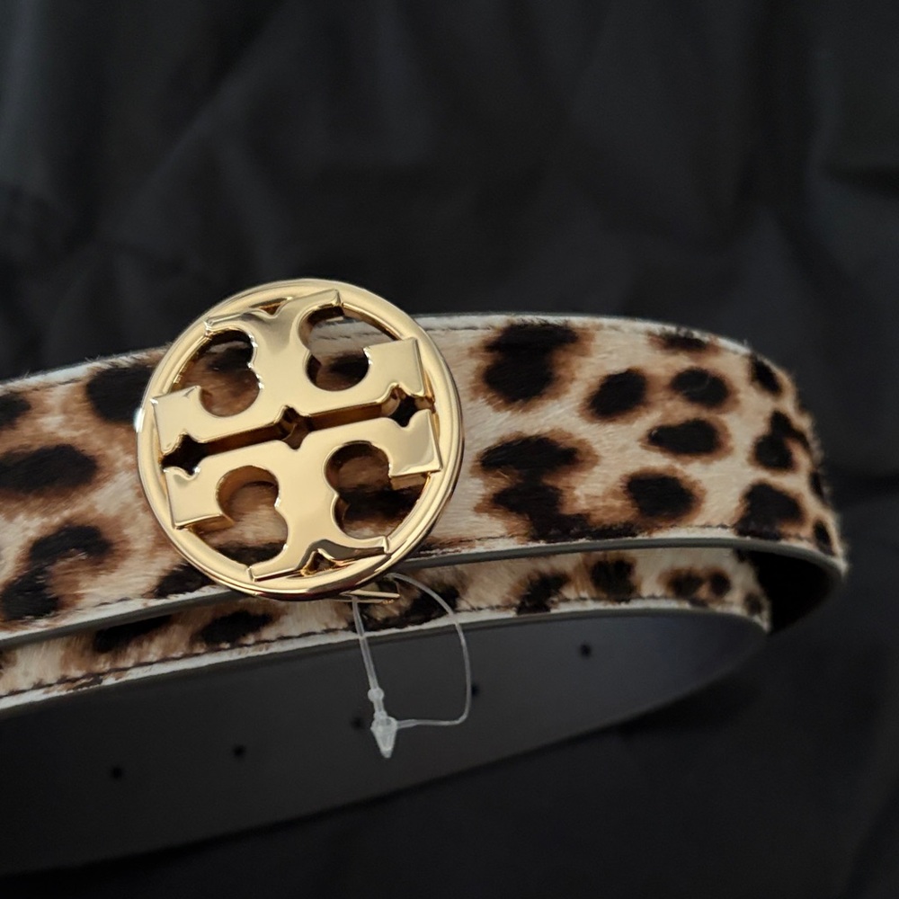 Tory Burch Willa Metallic Belt - Gold
100% Authentic - Picture 3 of 8